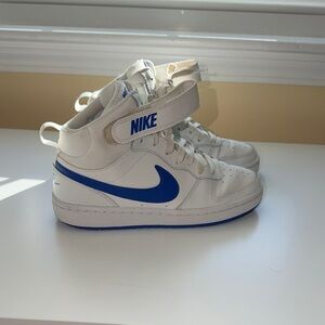 Nike Court Borough Mid 2 Sneakers (big kids) Size 4